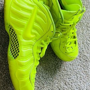 Foamposite pro volt size 11 Nike